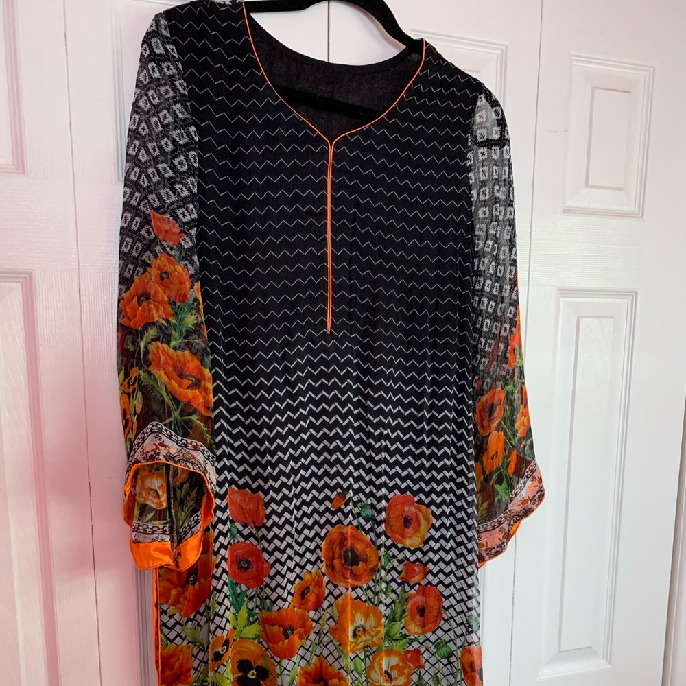 Pakistani Chiffon embroidered outfit (new)
